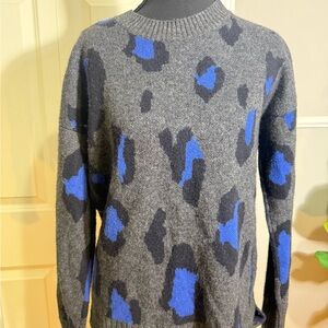 Athleta Gray and Blue Patterned Crewneck Sweater